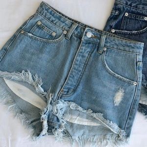 Highrise denim short